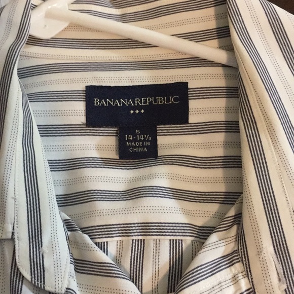 BANANA REPUBLIC BUTTON DOWNS - Picture 2 of 4
